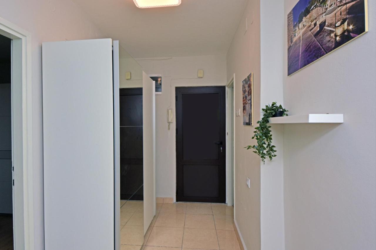Apartment Two Bedroom Marinero